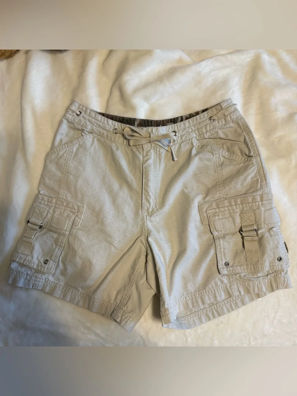 Women’s Drawstring Cargo Shorts - Beige